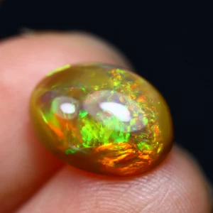 Opal d'Ethiopie cabochon ovale 2,31cts