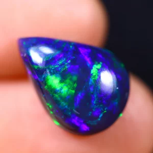 Opale noir (fumée) d'Ethiopie cabochon goutte/poire 4,08cts