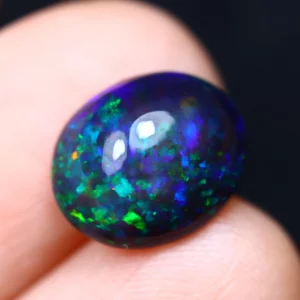 Opale noir (fumée) d'Ethiopie cabochon ovale 2,39cts