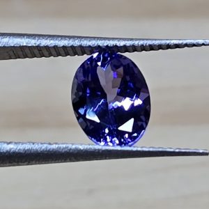 Belle tanzanite naturelle certifié