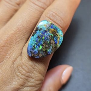 Magnifique Opale Boulder d'Australie , naturelle , couleurs superbes !