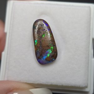 Belle opale boulder australie naturelle 5,55cts couleur fluo