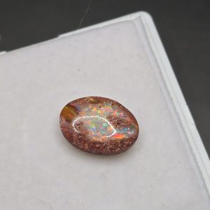 Opale boulder Pipe d'Australie, naturelle. 2,55cts, une multitude de couleurs!! Parfait pour bijoux ou collection