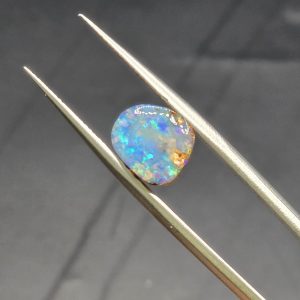 Belle petite opale boulder pipe 1,80cts multicolore!